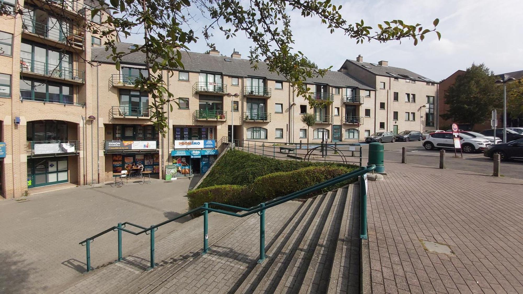 Lln Lodge Louvain-la-Neuve Bagian luar foto