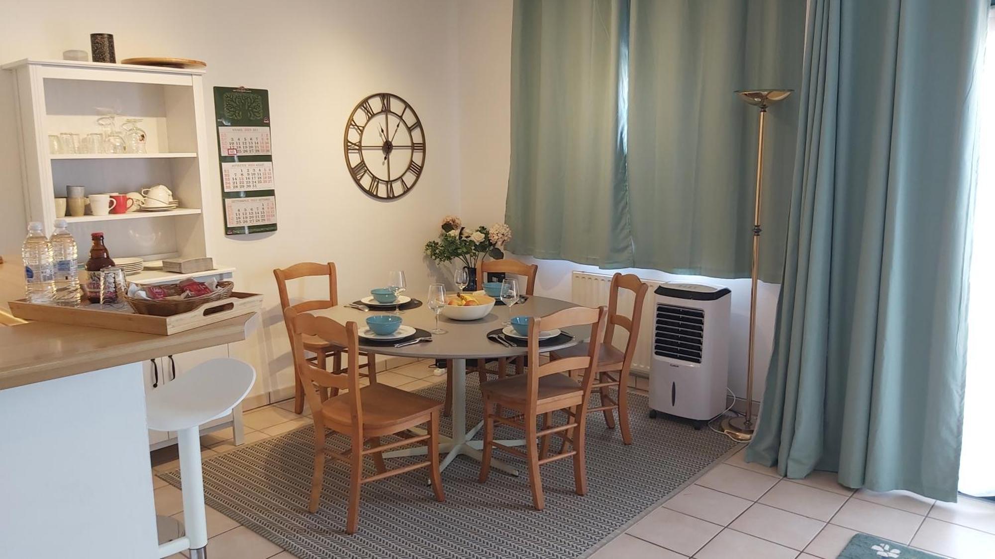 Lln Lodge Louvain-la-Neuve Bagian luar foto