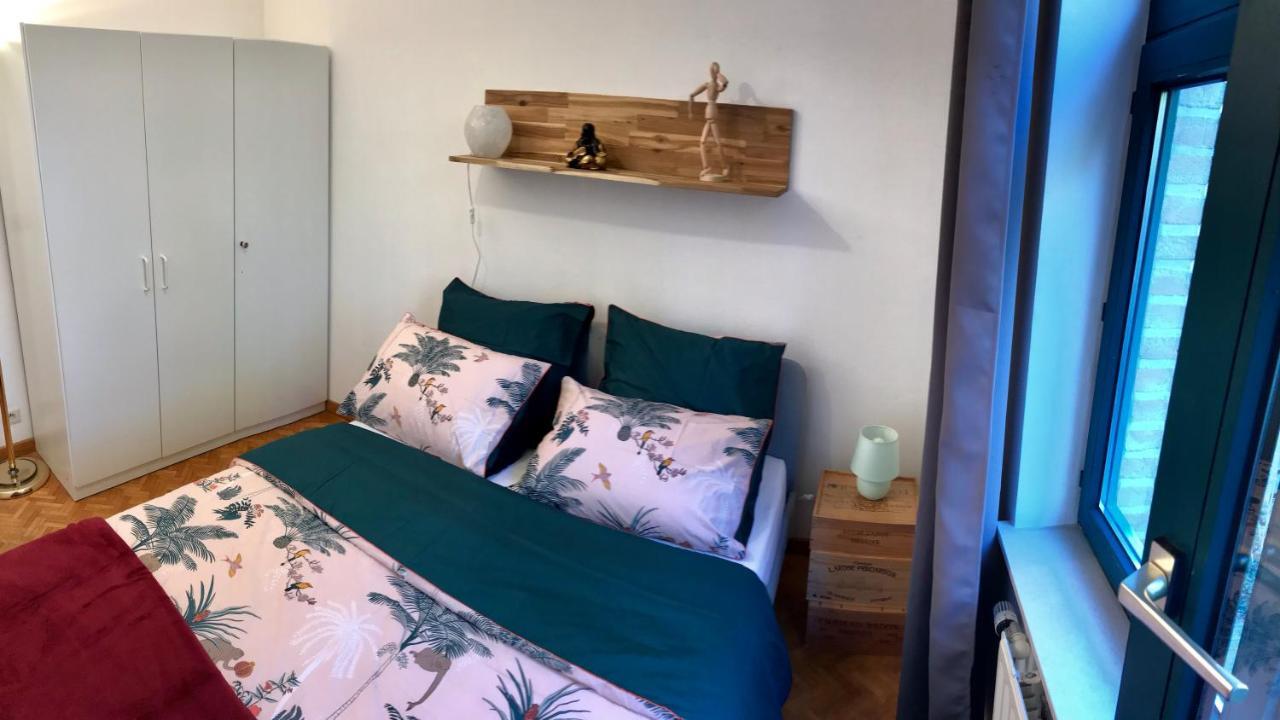 Lln Lodge Louvain-la-Neuve Bagian luar foto